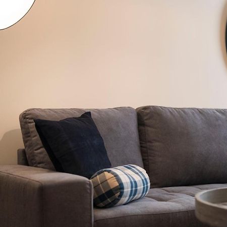 Lovelystay - Homey Feeling Flat W/ Free Parking 포르투 외부 사진