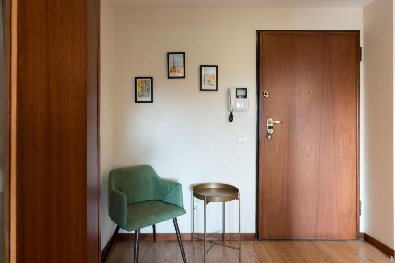 Lovelystay - Homey Feeling Flat W/ Free Parking 포르투 외부 사진