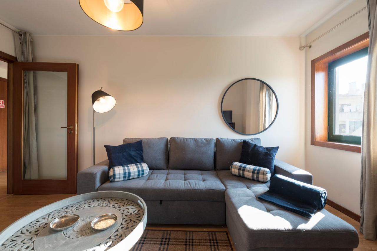 Lovelystay - Homey Feeling Flat W/ Free Parking 포르투 외부 사진