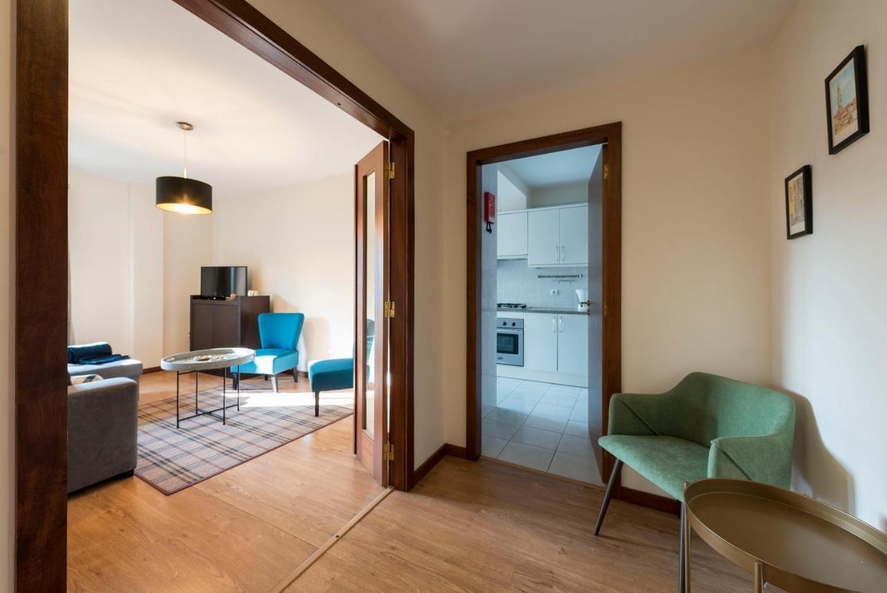 Lovelystay - Homey Feeling Flat W/ Free Parking 포르투 외부 사진