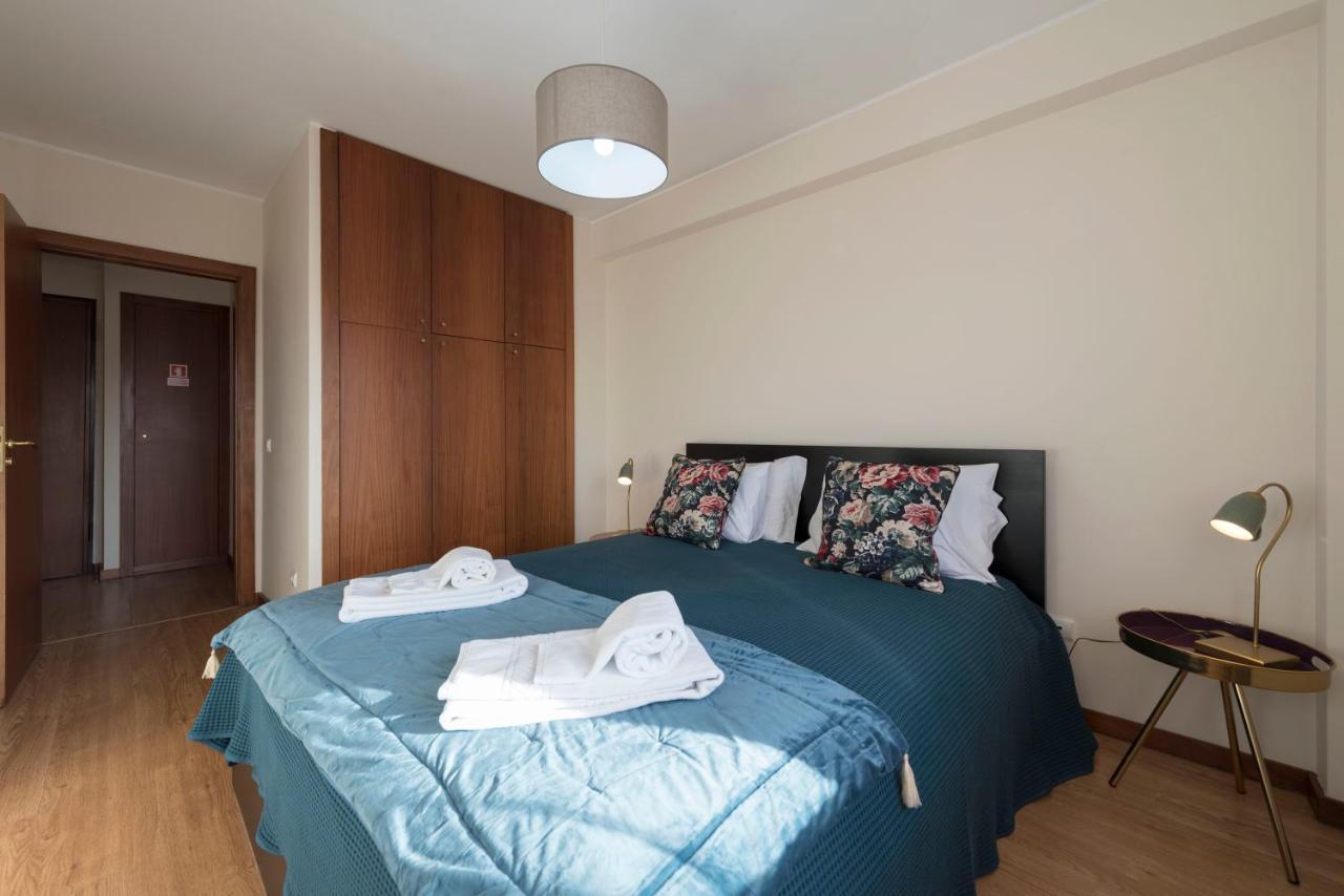 Lovelystay - Homey Feeling Flat W/ Free Parking 포르투 외부 사진
