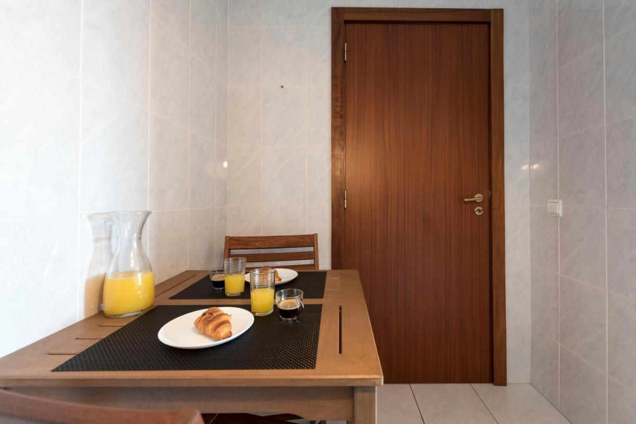 Lovelystay - Homey Feeling Flat W/ Free Parking 포르투 외부 사진